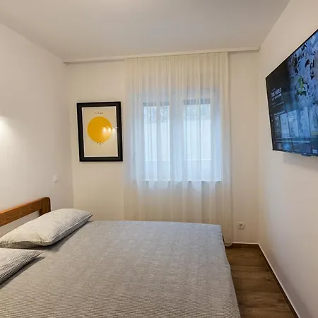Near Split Apartamento Klis