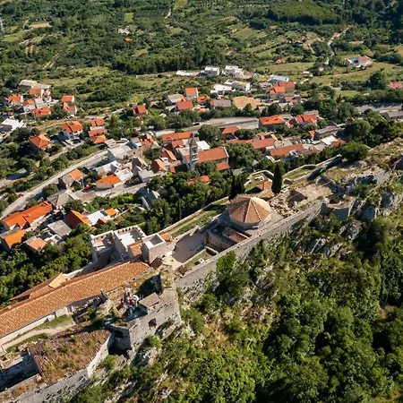 Near Split 아파트