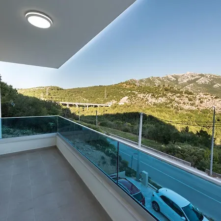公寓 Near Split